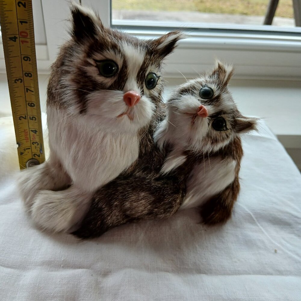 Vintage Realistic Looking Soft Fur Cat & Kitten Figure